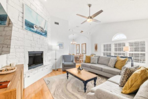 4BR house, 2 blocks from the beach